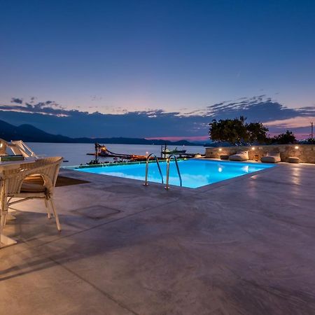 Anemi Suites Adamantas  Ngoại thất bức ảnh