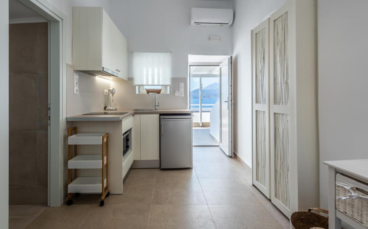 Anemi Suites Adamantas  Ngoại thất bức ảnh