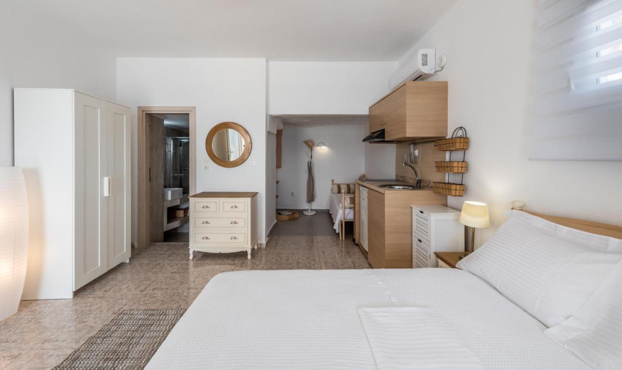 Anemi Suites Adamantas  Ngoại thất bức ảnh