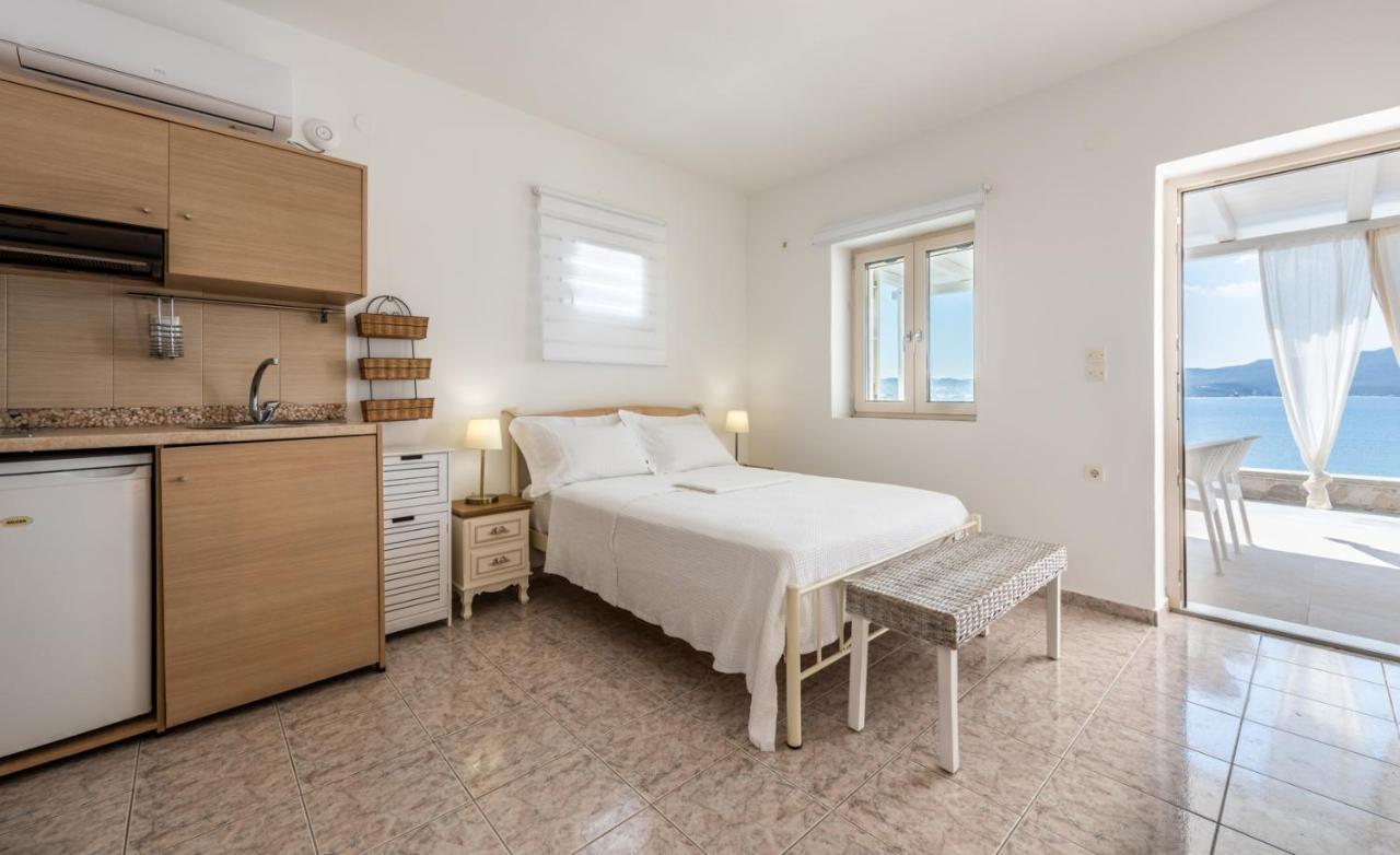 Anemi Suites Adamantas  Ngoại thất bức ảnh